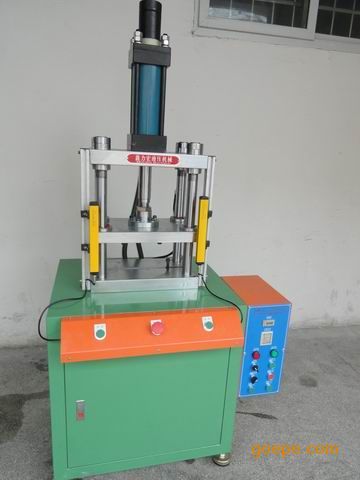 油压冲床